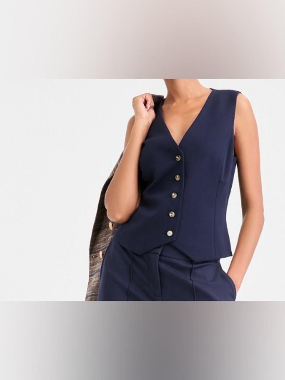 T Tahari Navy Sleeveless V-Neck Buttoned Shell